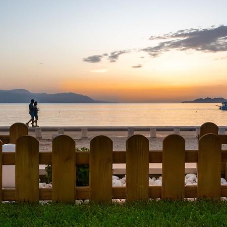 Loutraki Sea Sunset Apartment Екстериор снимка